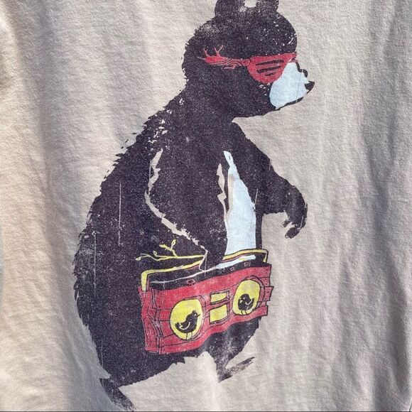 Bear With Boom Box Tee Bare Necessity by Kwan Select Organic M T-shirt - Picture 2 of 8